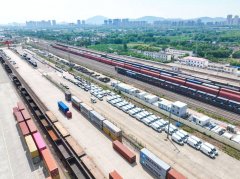 加快发展“跨境电商+产业带+品牌”模式