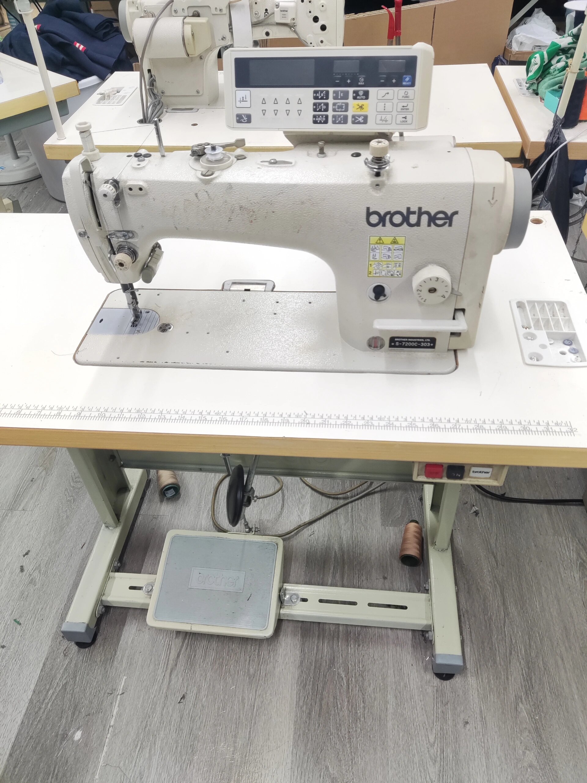 能够得到优美稳定的缝制质虽2兄弟S-7200的电脑平缝机反应敏捷