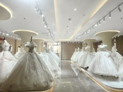 从“单一生产”到设计推出自己的专属“爆款”