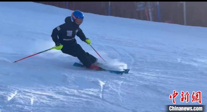 14岁滑雪少年邢诗堯助力凉城十四冬
