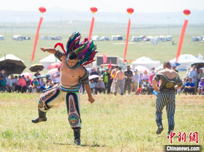 内蒙古第33届旅游那达慕成人搏克赛吸引512名选手