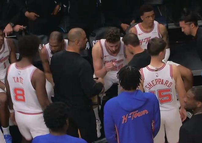 火箭惨遭森林狼逆转，季后赛席位岌岌可危