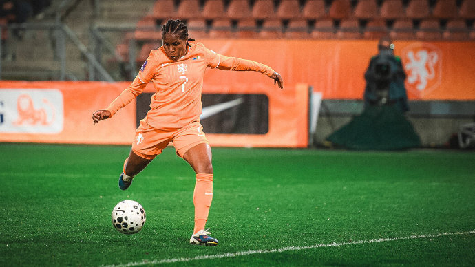 16名狼堡女足将启程征战多国国家队赛事