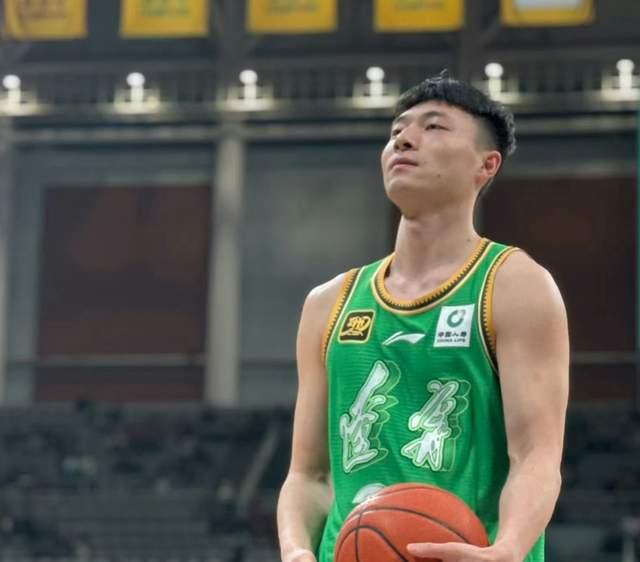 辽宁男篮主场力克广州男篮 六连胜彰显团队篮球