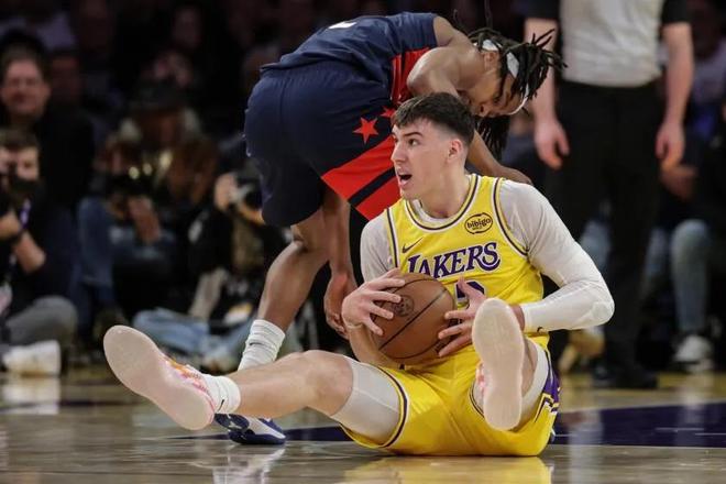 24岁前锋打满82场常规赛 湖人全勤王挑战伤病魔咒