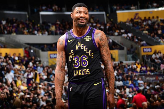 41岁詹姆斯双杀火箭创历史纪录 湖人抄底翻版东