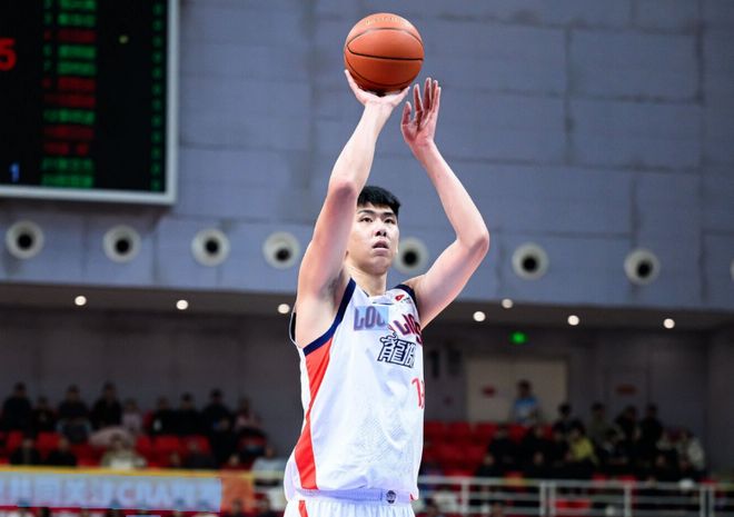 22岁中国球员徐昕结束CBA生涯获NCAA名校青睐